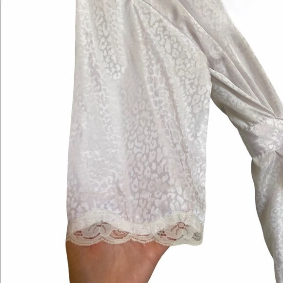 VTG Kathryn Silky Sleepware White Leopard Robe S - Picture 3 of 4